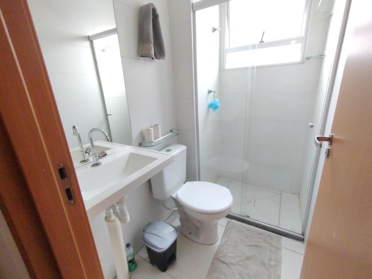 Apartamento Apto, 2/4, 2 Ar-condicionados E Bem Localizado.
